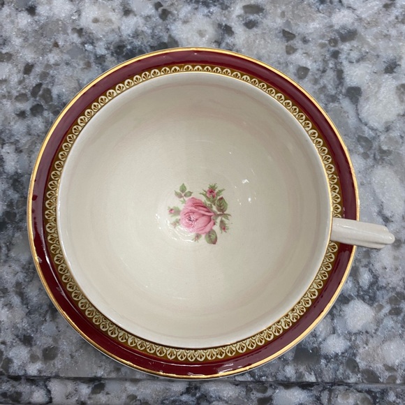 CROWN DUCAL BURGUNDY AND CREAM WITH GOLD TRIM AND A ROSE IN CUP AND ON SAUCER - Picture 3 of 12